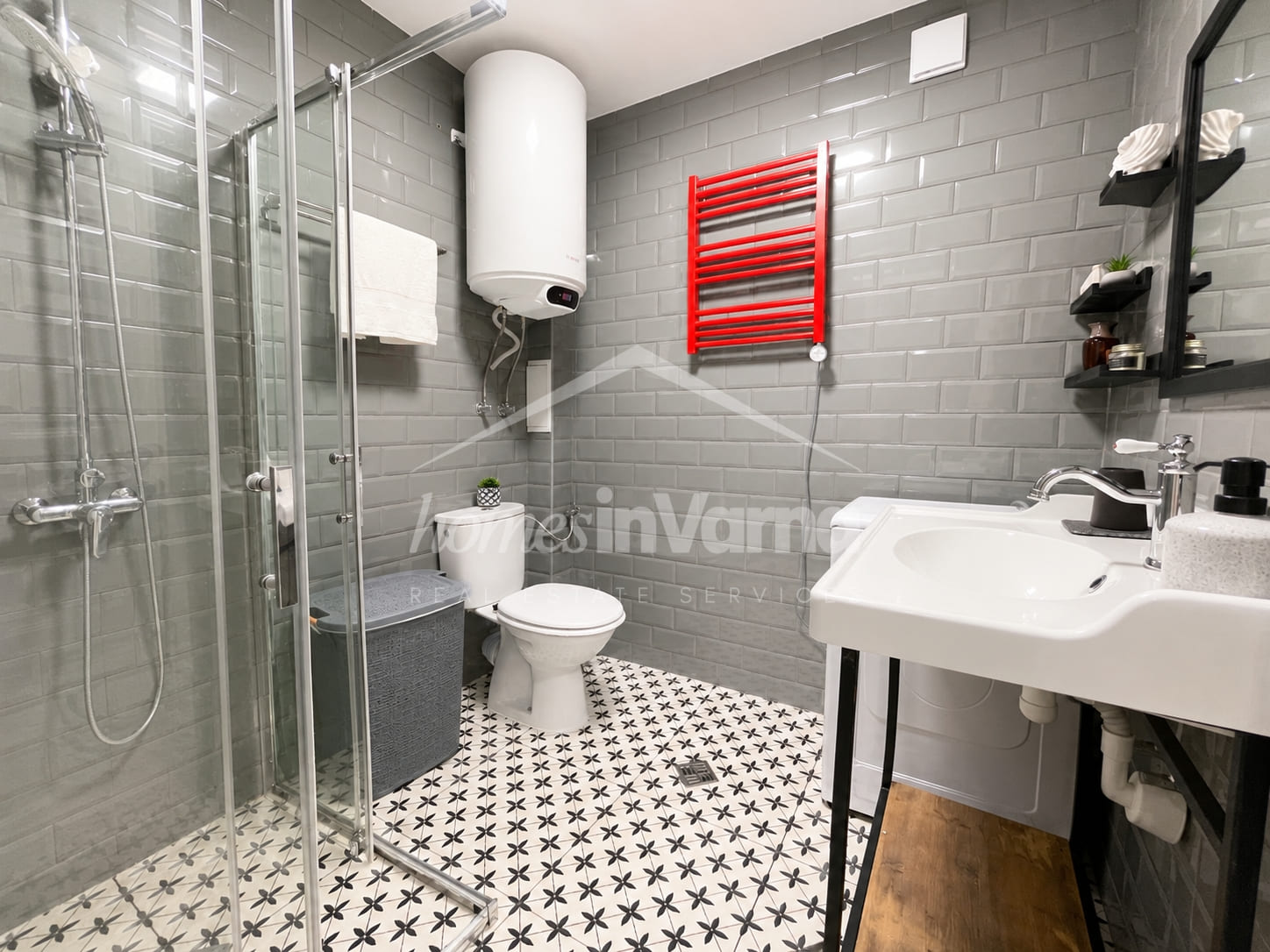 10 Двустаен апартамент, Варна, център