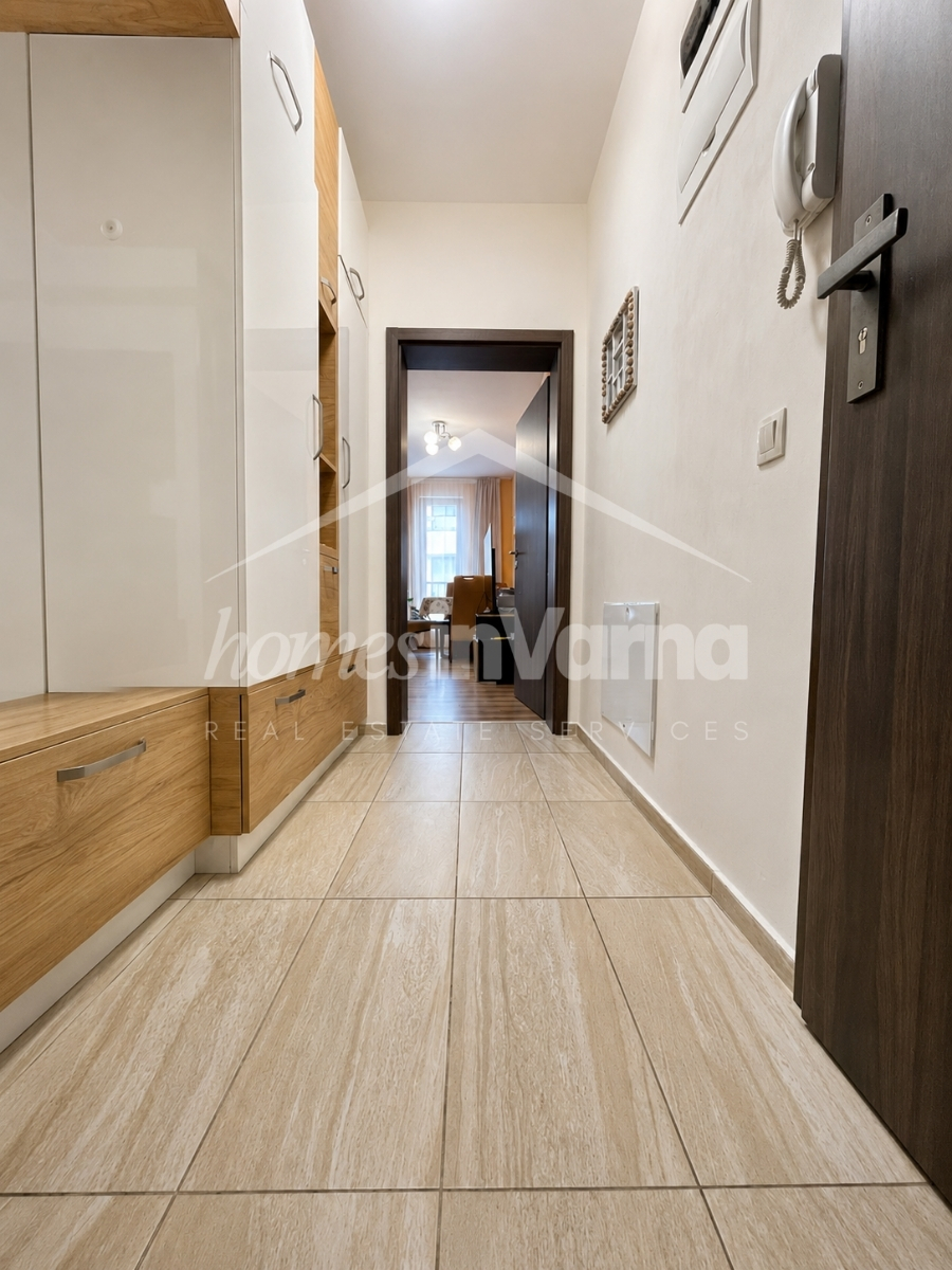 Тристаен апартамент, Варна, Акт 16, обзаведен