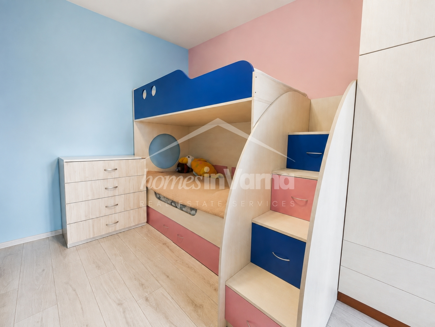 Тристаен апартамент, Варна, Акт 16, обзаведен
